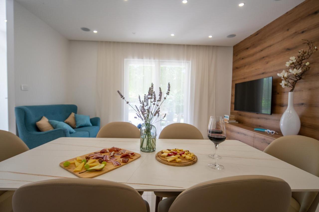 Garden Apartment Pakoštane Kültér fotó