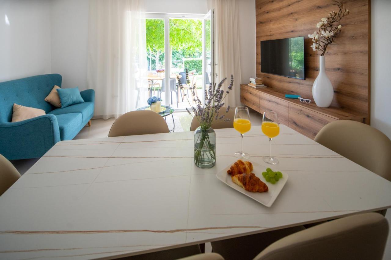 Garden Apartment Pakoštane Kültér fotó
