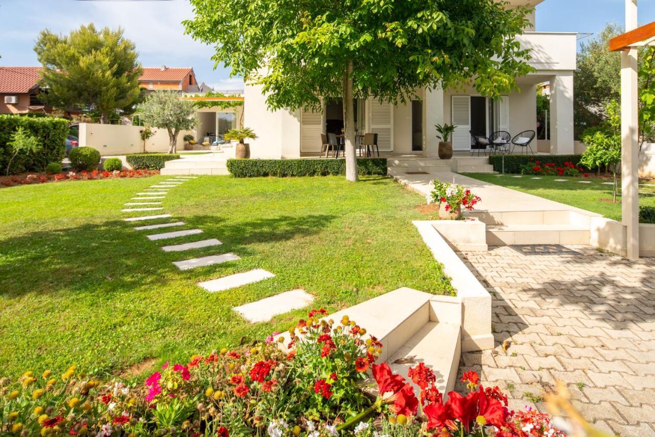 Garden Apartment Pakoštane Kültér fotó
