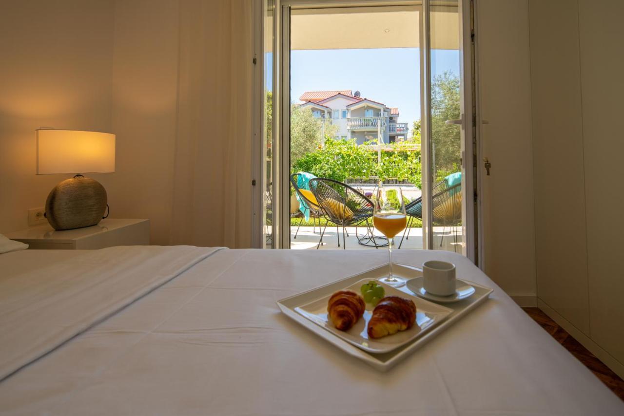 Garden Apartment Pakoštane Kültér fotó