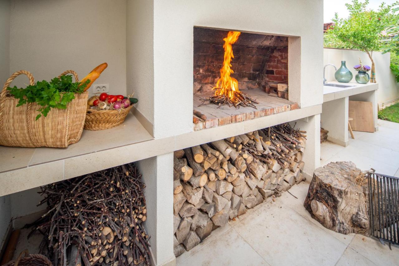 Garden Apartment Pakoštane Kültér fotó