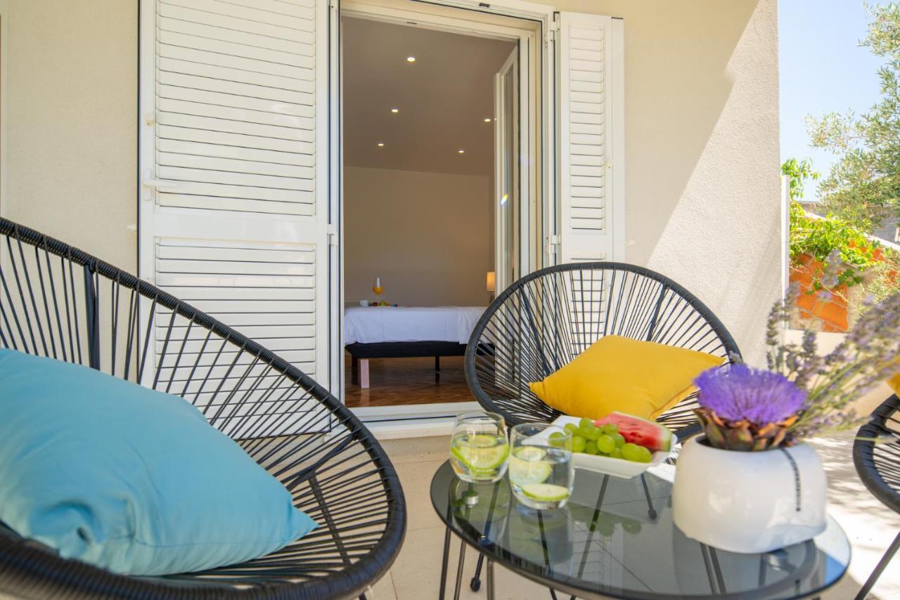 Garden Apartment Pakoštane Kültér fotó