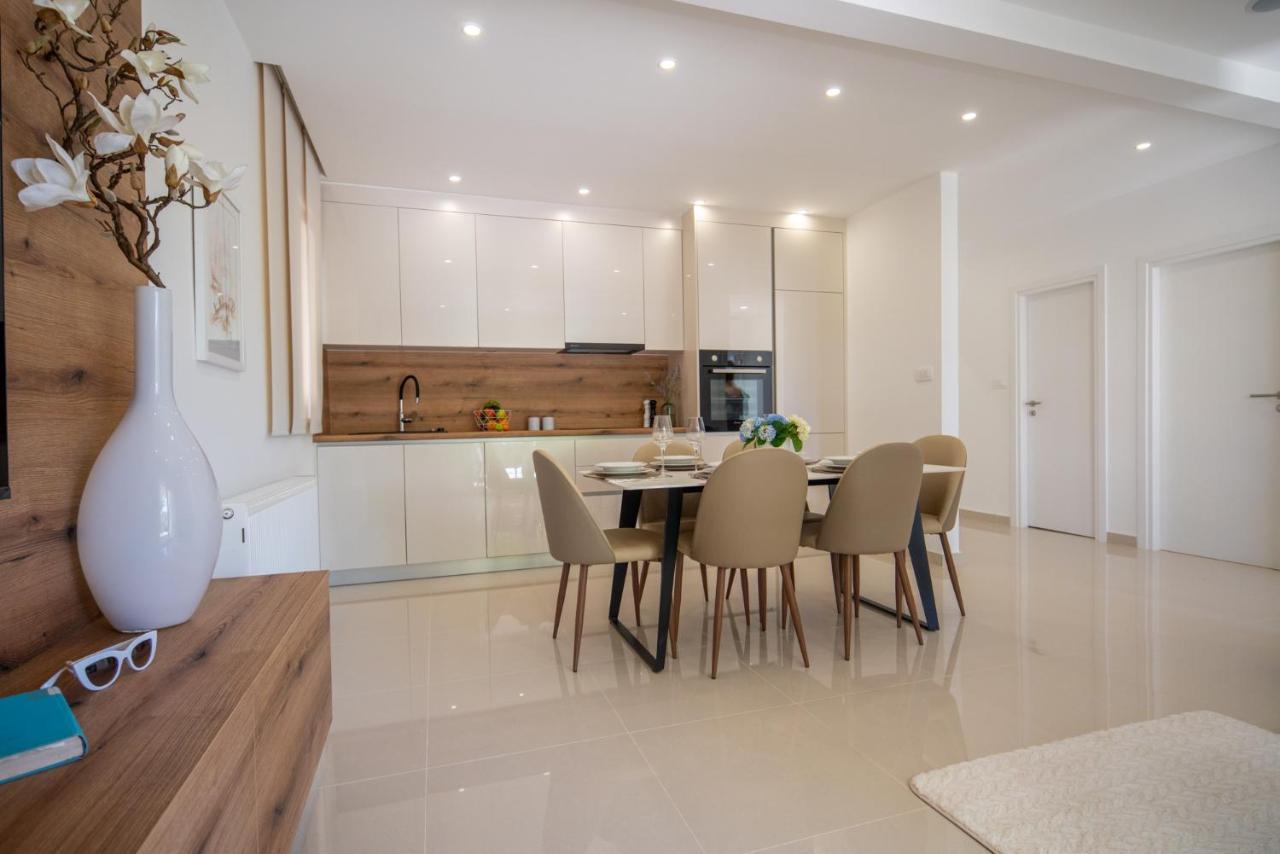 Garden Apartment Pakoštane Kültér fotó