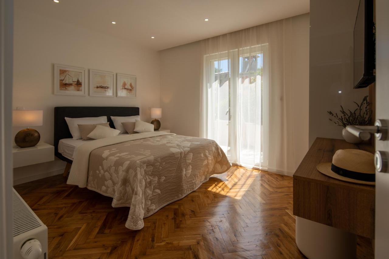 Garden Apartment Pakoštane Kültér fotó