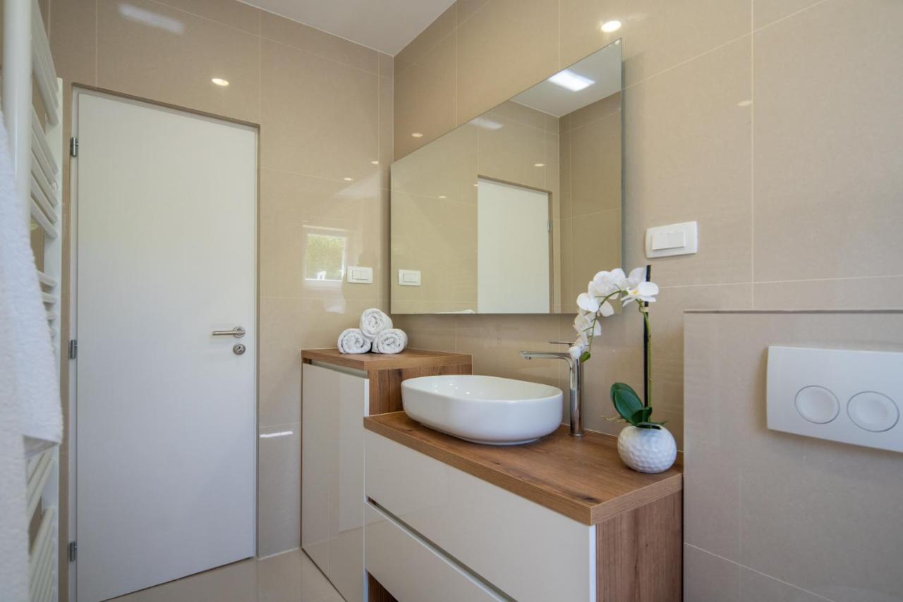 Garden Apartment Pakoštane Kültér fotó