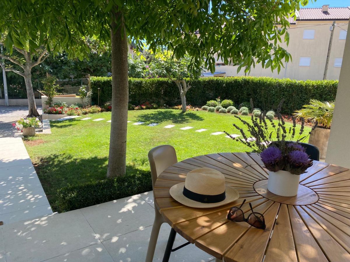Garden Apartment Pakoštane Kültér fotó